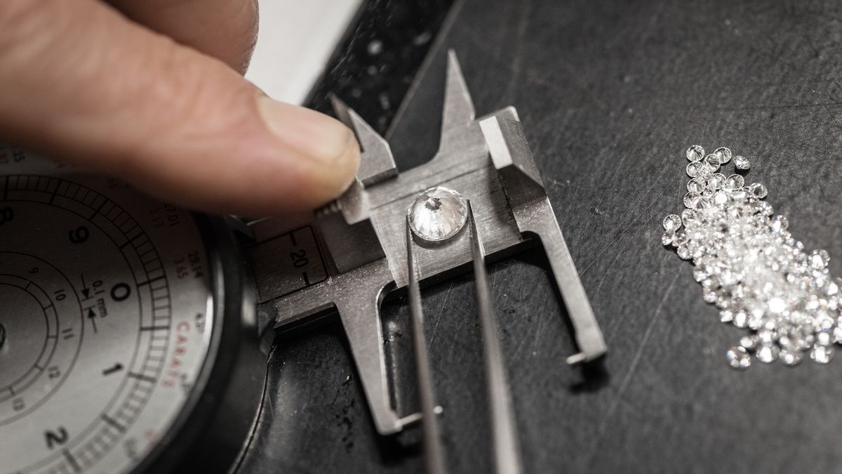 Ograniczają wydobycie diamentów. Powodem mniejszy popyt
