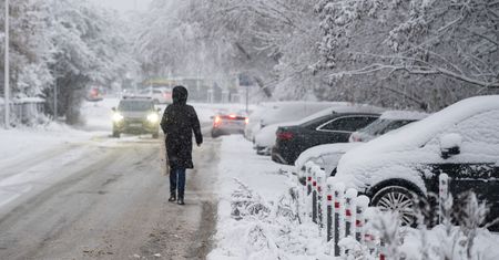Kierowcy uwięzieni. Zaspy na trasie na Mazurach