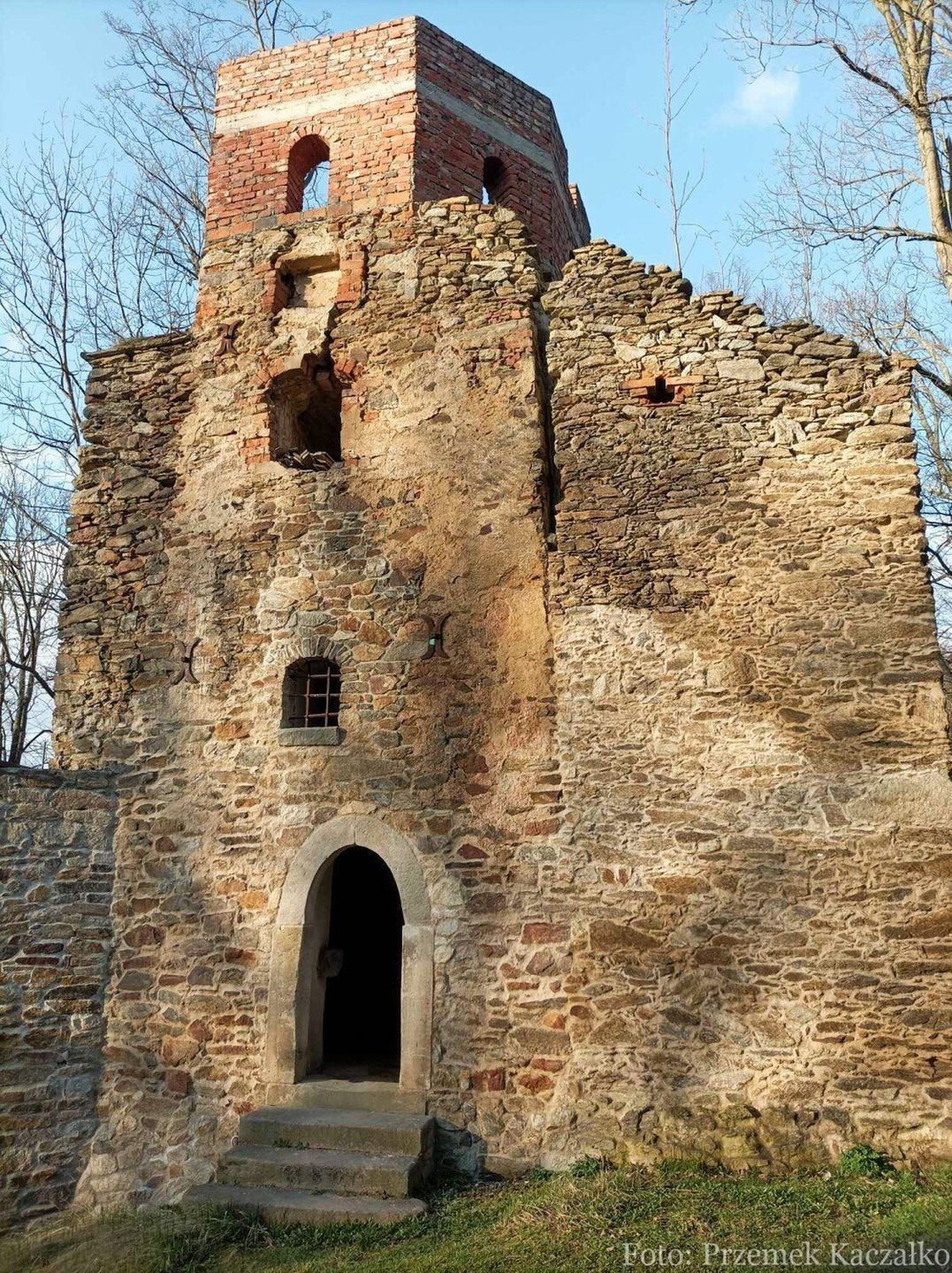 Zamek Świecie w gminie Leśna. Atrakcja nieopodal Zamku Czocha