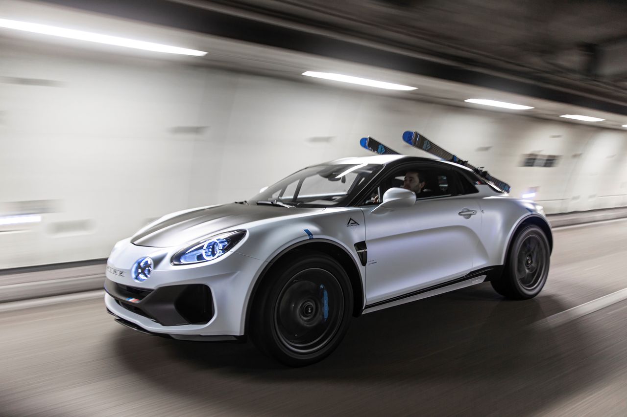 Alpine A110 SportsX wygląda jak idealny samochód na wypad w Alpy