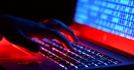 Atak ukraińskich hakerów. Unieruchomili ważny system w Rosji