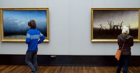 Czekał godzinami, by dopasować odbiorców do obrazów w muzeum. Zdecydowanie się opłaciło