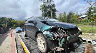 Otwock: 19-latek rozbił auto i jeździł wrakiem. W organizmie wykryto narkotyki