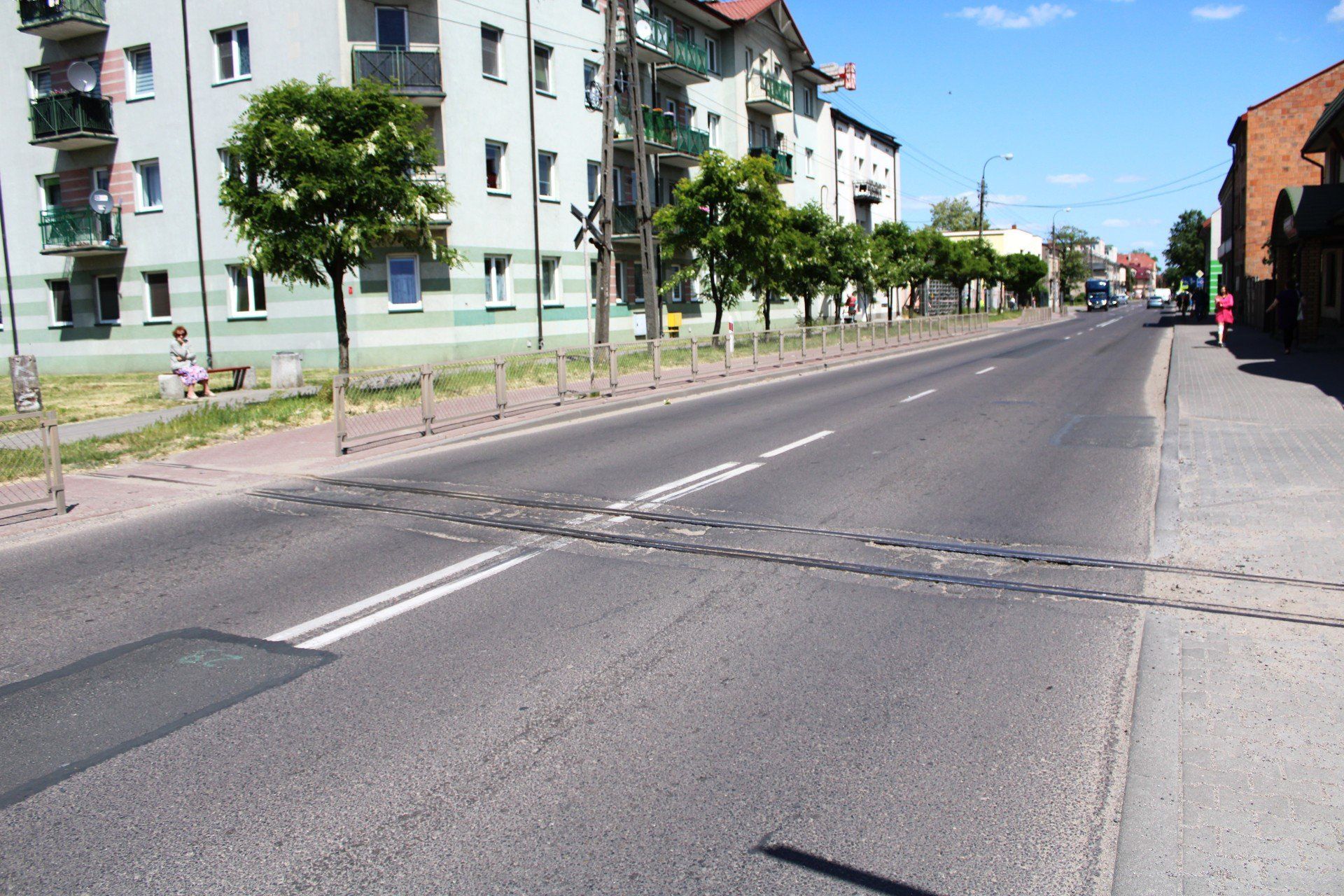 Na terenie Łęczycy wciąż znajdują się pozostałości po kolejce wąskotorowej, która powstała na początku XX wieku z myślą obsługi cukrowni. Lata powojenne przyniosły rozszerzenie działalności łęczyckiej &#34;ciuchci&#34; na przewozy pasażerskie.
