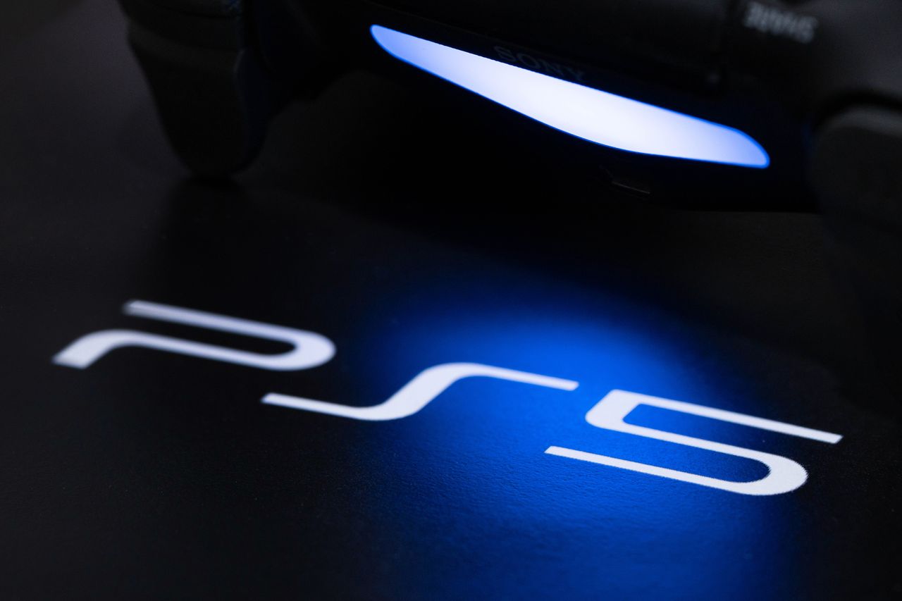 Przedstawiciel AMD potwierdził, że PlayStation 5 będzie obsługiwać ray-tracing sprzętowo, fot. charnsitr / Shutterstock.com