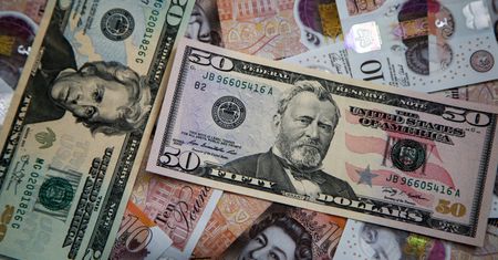 Kursy walut - 7.04.2022. Czwartkowy kurs funta, euro, dolara i franka szwajcarskiego
