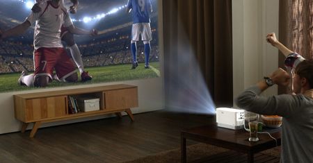 LG ProBeam to laserowy projektor, który ma zastąpić telewizor
