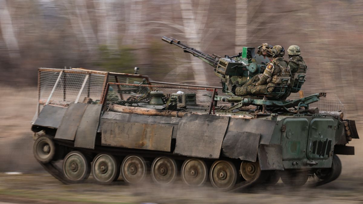 Zełenski ostrzega: Rosja szykuje się do ofensywy