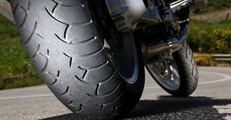 Jak czytać oznaczenia na oponach motocyklowych?