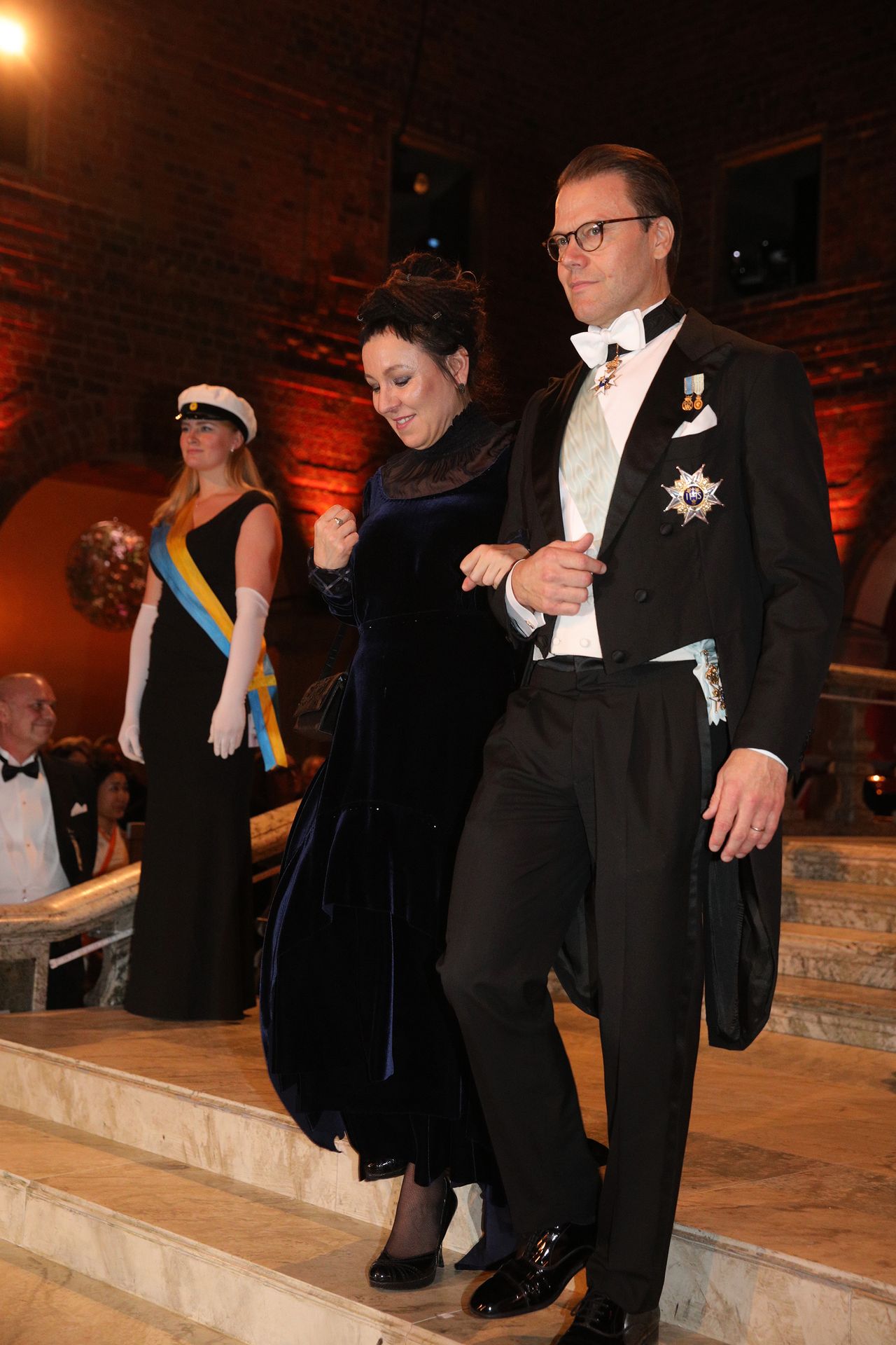 Olga Tokarczuk oraz książę Szwecji Daniel.