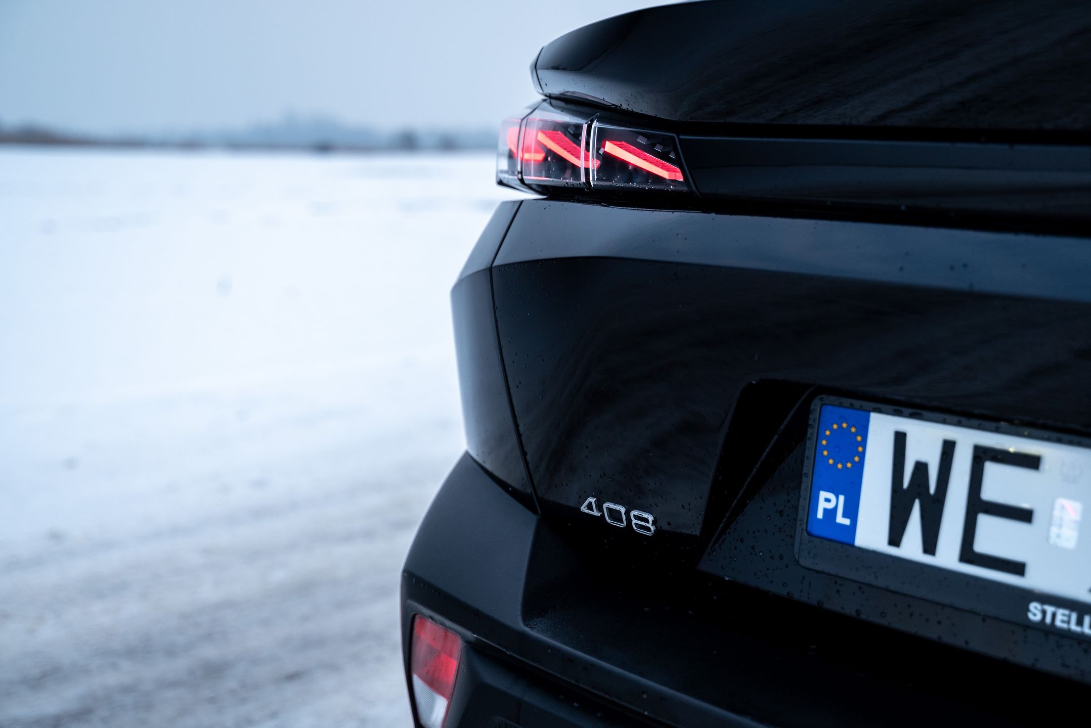 Peugeot 408 Hybrid 145