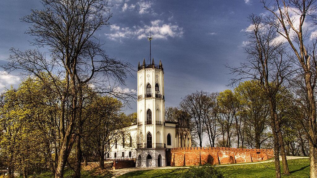 Neogotycki pałac Krasińskich w Opinogórze Górnej