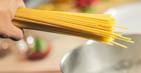 Zmień jeden nawyk, a makaron zawsze będzie idealny. Prawie nikt nie zwraca na to uwagi