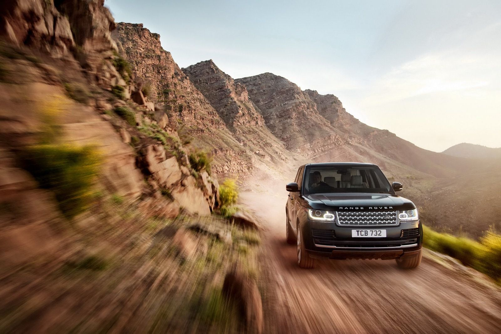 Nowy Ranger Rover (2013) w obszernej galerii 36