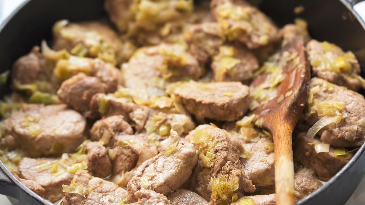 Kotlety wieprzowe z sosie porowym