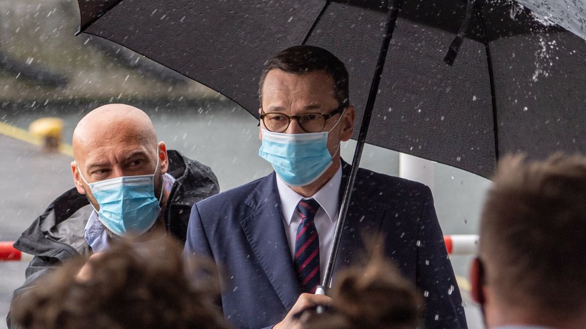 Zapytaliśmy Kancelarię Premiera i Ministerstwo Sprawiedliwości, jakie działania prowadzi rząd w celu uniknięcia uruchomienia przez KE mechanizmu warunkowości w budżecie UE wobec Polski 