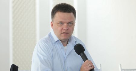 Podwyżki dla posłów. Mocne słowa Szymona Hołowni