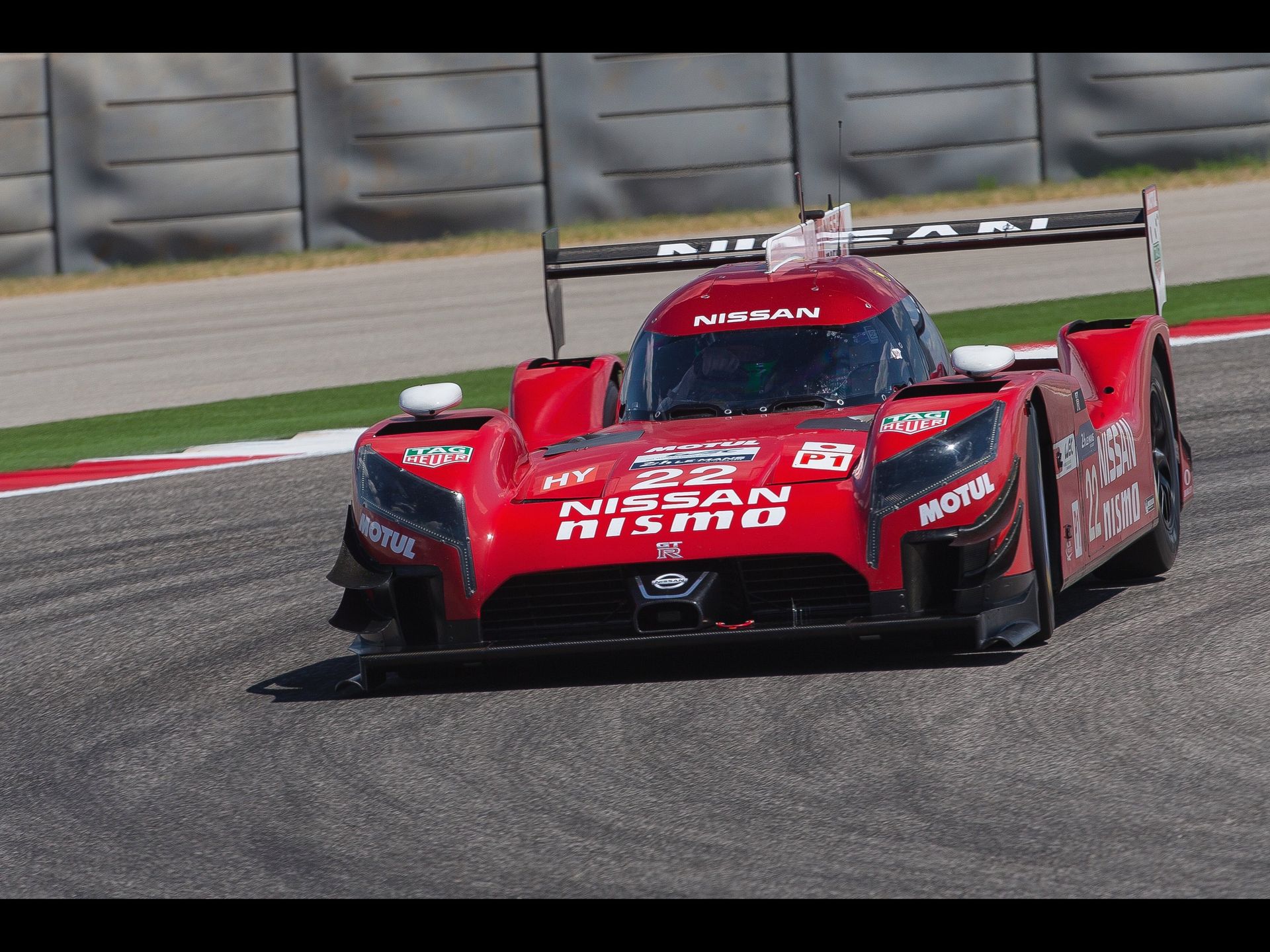 W porównaniu z wersją widzianą na Le Mans w Nissanie GT-R LM zaszło sporo zmian, ale i tak konstruktorzy są na razie w lesie