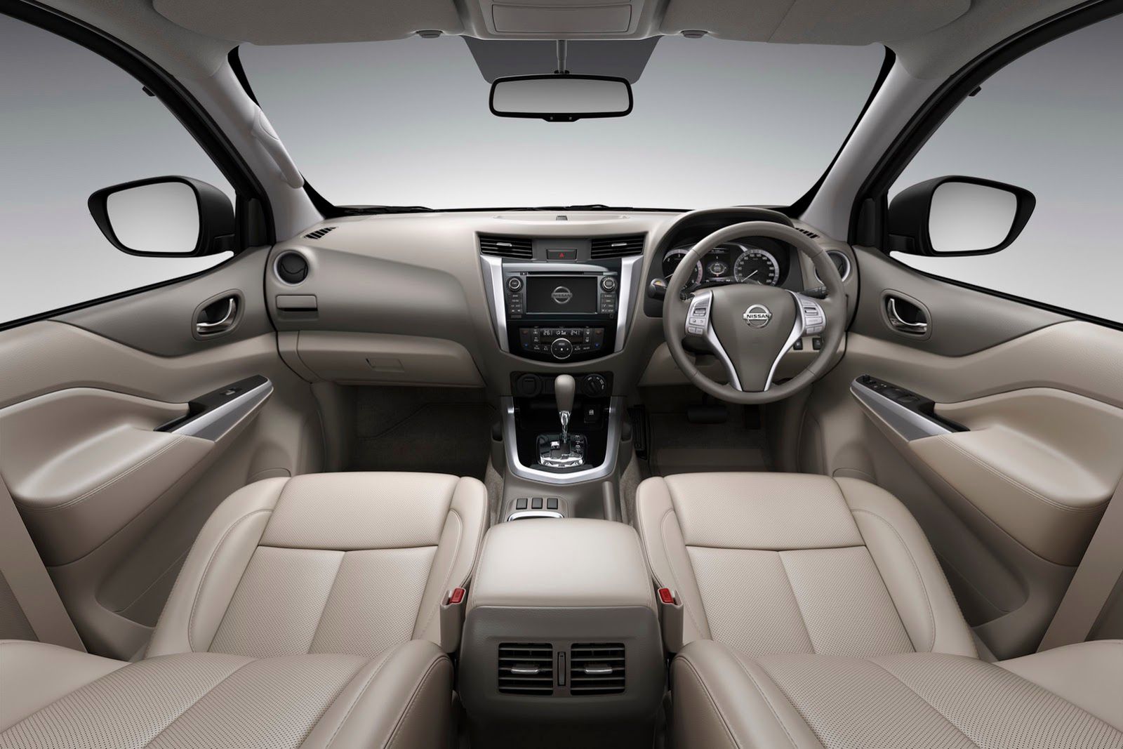 Nowy Nissan Navara - obszerna galeria producenta 47