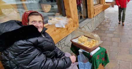 Proszą o przysługę dla staruszki: "żeby chociaż ten jeden dzień nie marzła"
