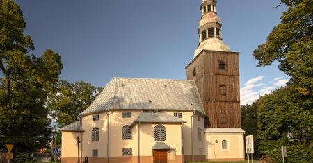 Zamknęły biznes przez księdza. Chcą setek tysięcy odszkodowania
