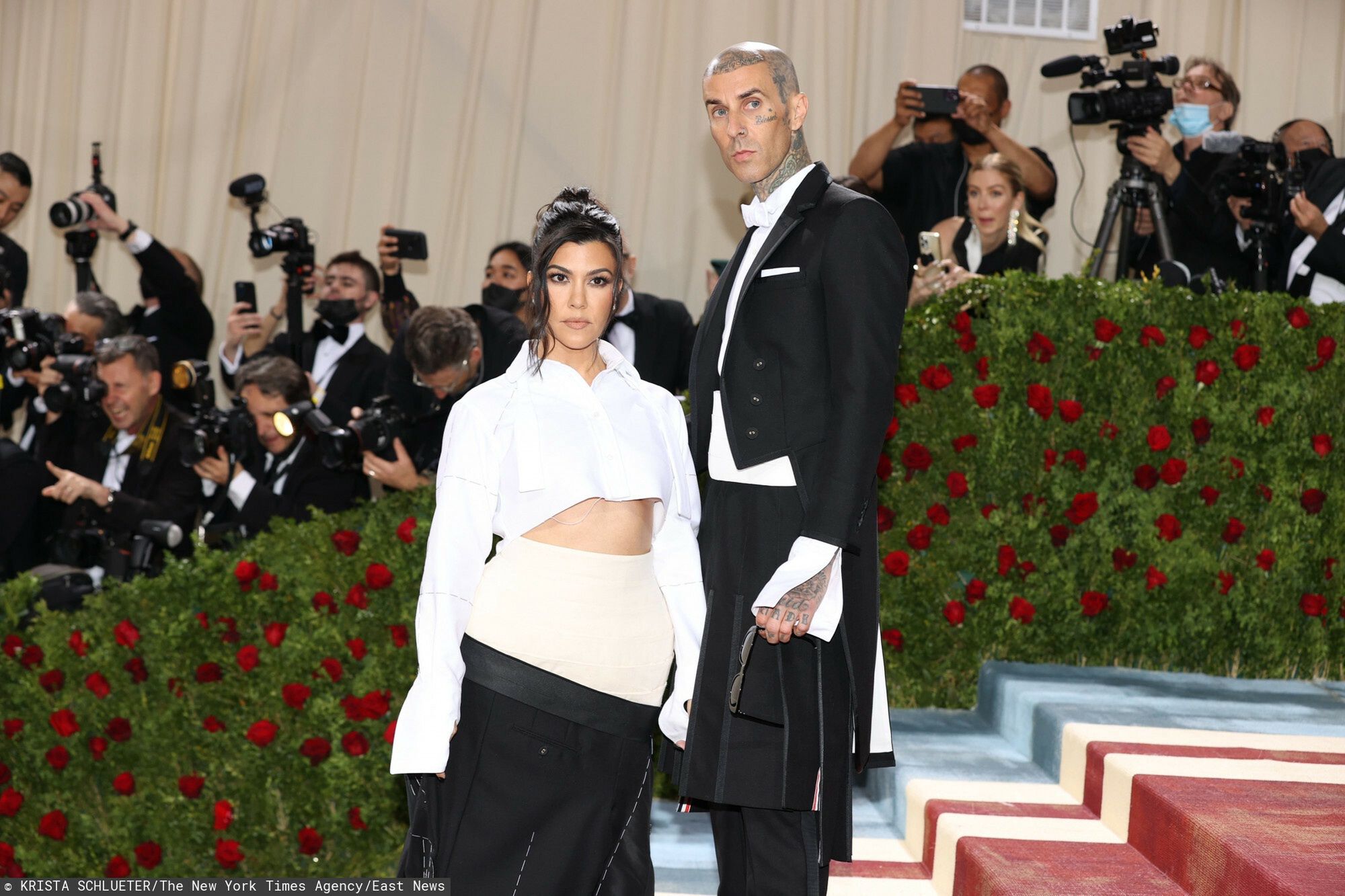 Kourtney Kardashian i Travis Barker gala MET 2022