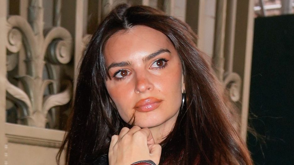 Emily Ratajkowski zachwyciła w prześwitującej kreacji 