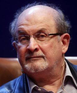 Atak na Salmana Rushdie. Pisarz jest w ciężkim stanie