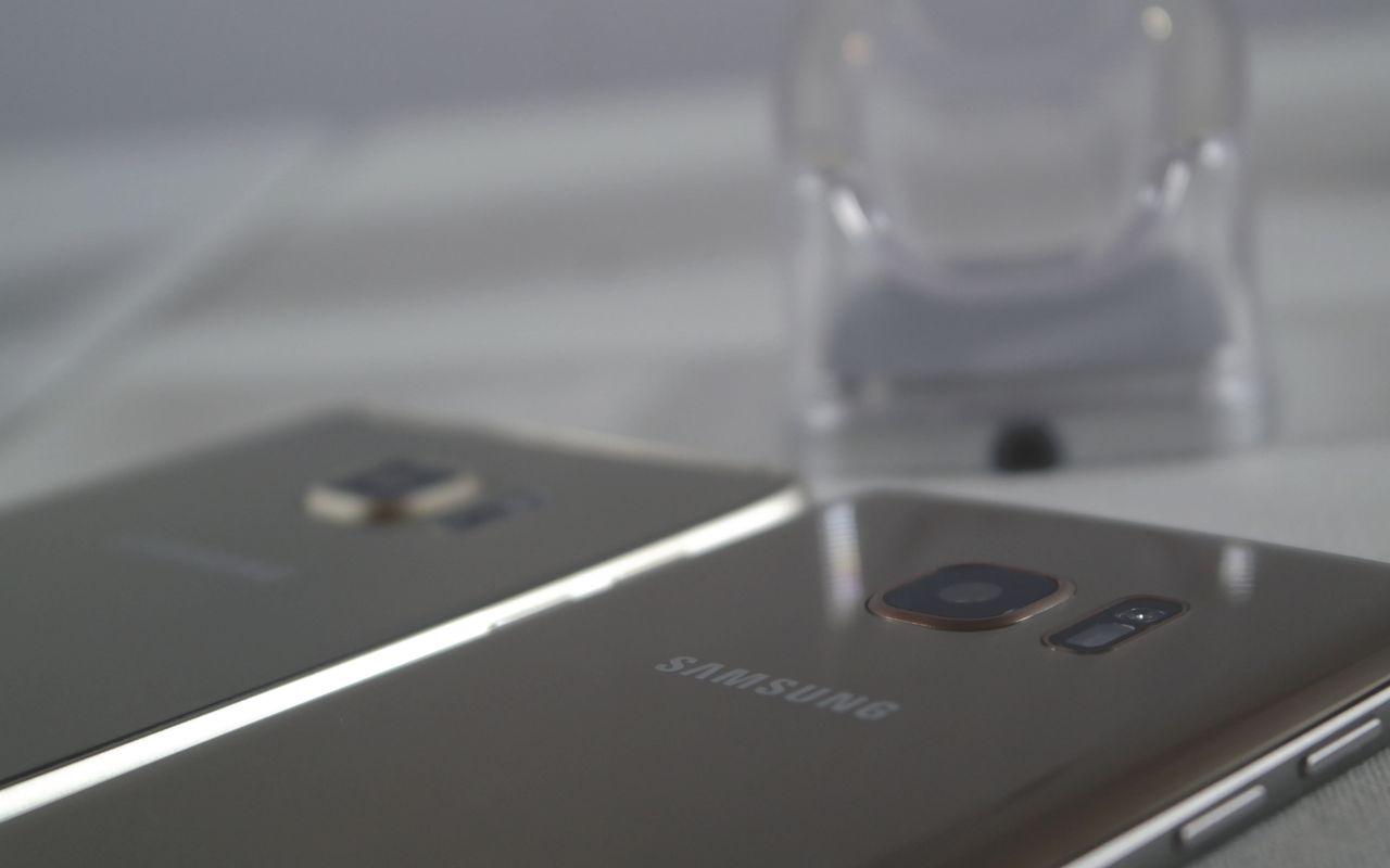 Galaxy S6 edge+ (po lewej) i Galaxy S7 edge (po prawej)