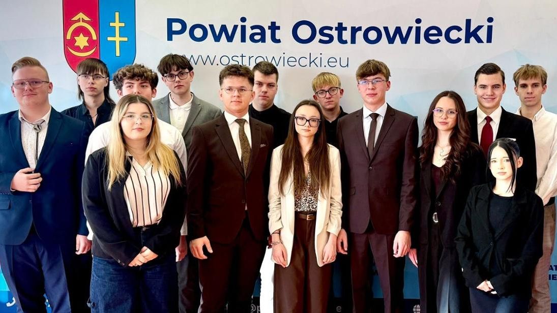 Młodzieżowa Rada Powiatu Ostrowieckiego podsumowała pierwszy rok działalności
