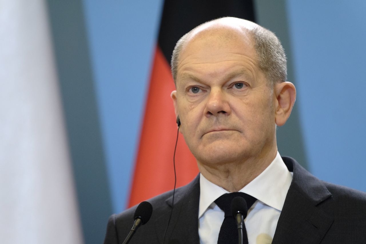 Kanclerz Niemiec w tarapatach. Olaf Scholz w ogniu zarzutów