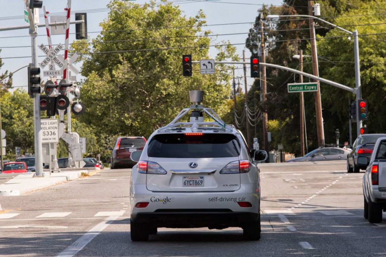 Autonomiczny samochód Google'a pierwszy raz winny kolizji