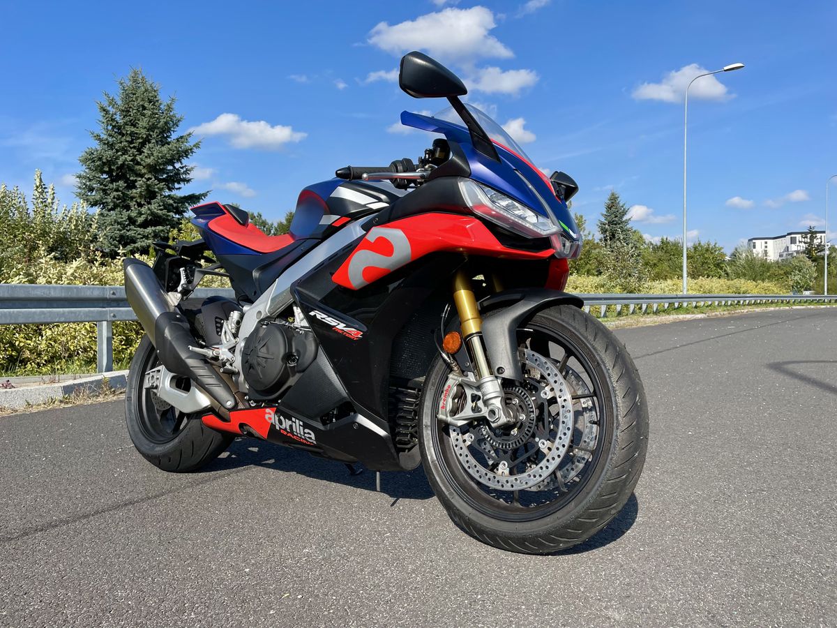 Aprilia RSV4 Factory