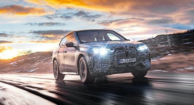 We wrześniu Polacy kupili o 11 proc. mniej nowych aut klasy premium. Liderem BMW