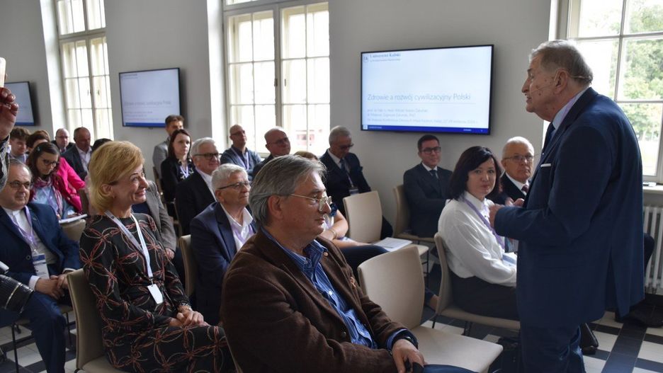 Konferencja Zdrowych Miast Polskich na Uniwersytecie Kaliskim. To spotkania przedstawicieli miast z całej Polski z ekspertami w dziedzinie zdrowi
