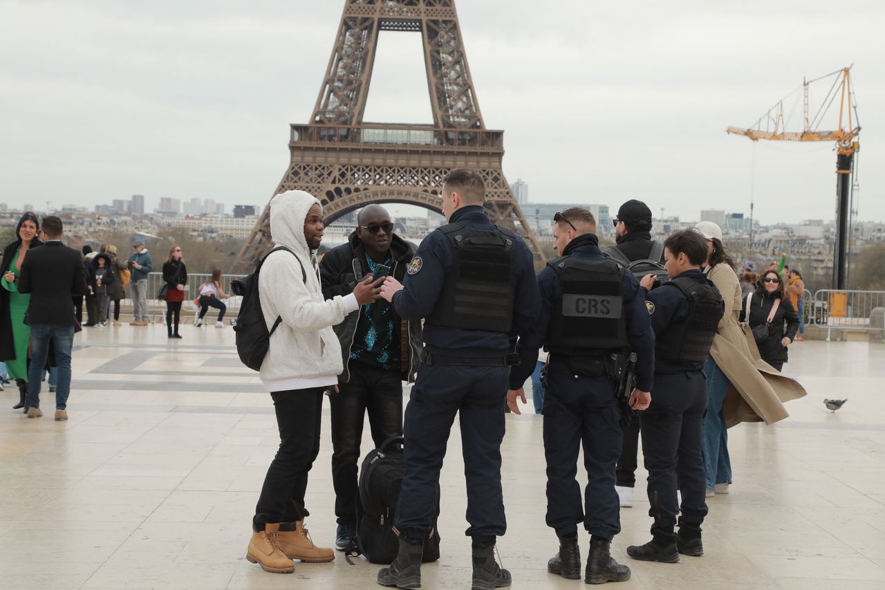 "Le Figaro": Francja jest wylęgarnią przemocy