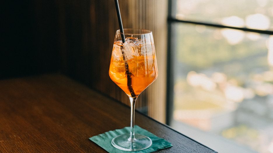 Część barów na Ukrainie wycofała drinki z Aperolem