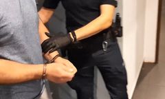 Policjant ze Świebodzina dotkliwie pobił partnerkę na imprezie. Był poszukiwany