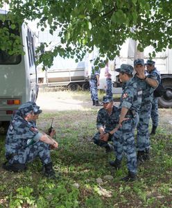 Rosja. Zamiast w kamasze uciekli do lasu