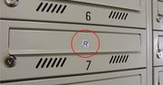 Widzisz naklejkę "R" na skrzynce? Oto co znaczy