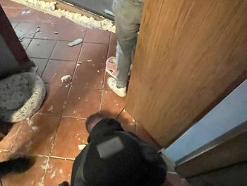 Bydgoszcz: Policyjny nalot na mieszkania dwóch 28-latków. Jeden z nich został aresztowany