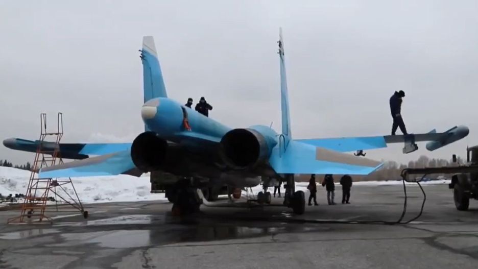 Rosjanie przygotowujący Su-34