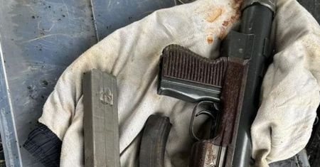 Znaleźli w ziemi broń palną i amunicję. Śledztwo trwało od wielu lat