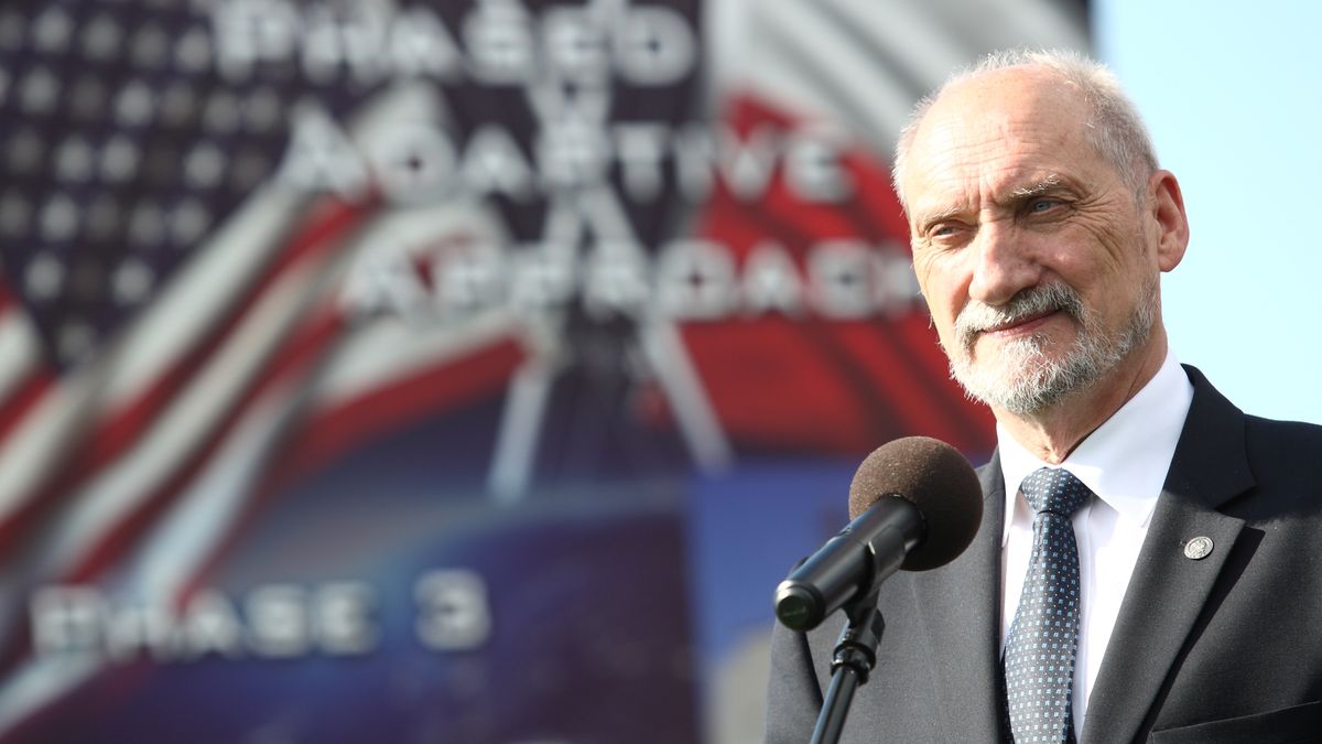 Ambasador USA w mocnych słowach odpowiedziała Macierewiczowi