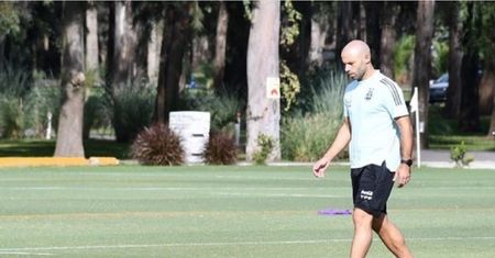 Trener młodzików zaskoczył. Oto co każe podopiecznym Javier Mascherano