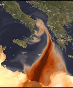 Zobacz, co napłynęło nad Włochy. Są zdjęcia satelitarne