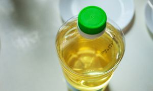 Gdzie wyrzucić butelkę po oleju? Nie każdy wie