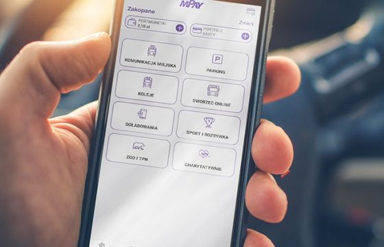 Polska aplikacja biletowa wychodzi za granicę. Pomoże w przelewach do Ukrainy