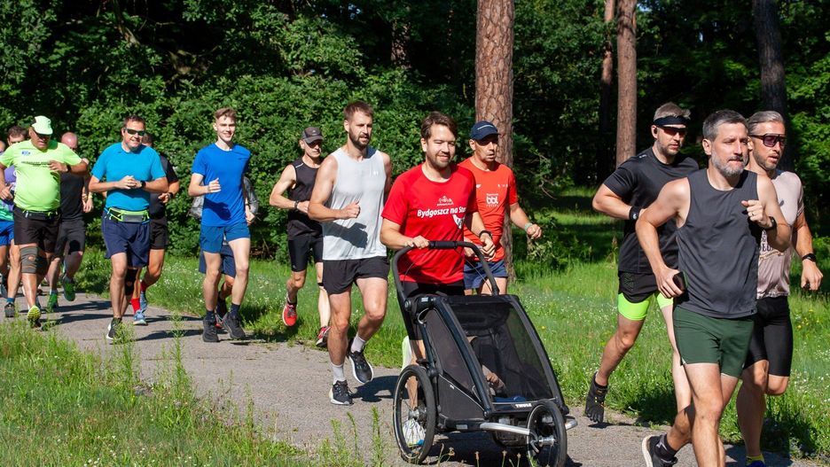 Za nami 488. edycja Parkrun Bydgoszcz. W parku nad Starym Kanałem Bydgoskim tradycyjnie było dużo radości, śmiechu i zabawy.