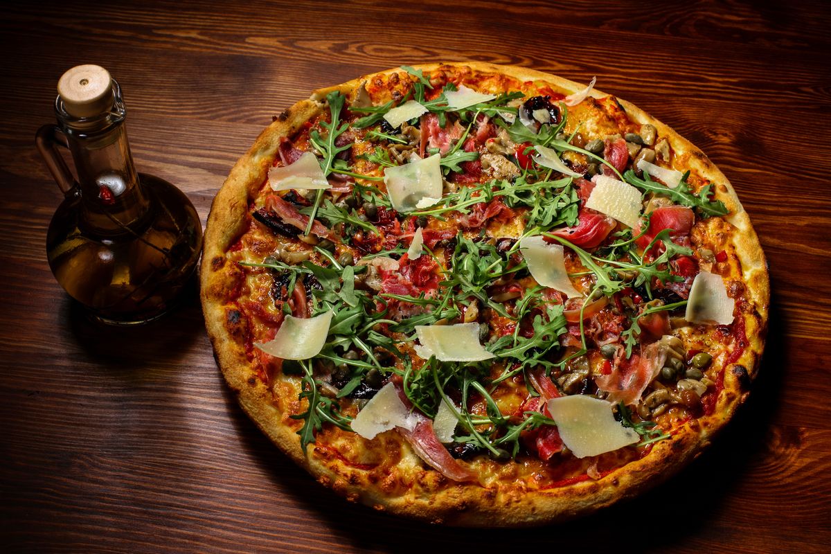 Pizza to jedno z najpopularniejszych włoskich dań 